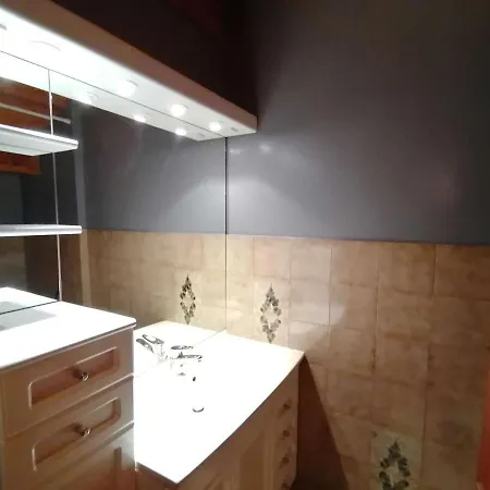 Spacieux 8 Pers Avec Cheminee, Parking Et Vue Montagne - Fr-1-241-250 Apartment