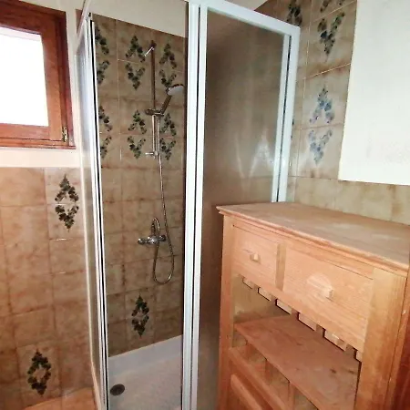 Spacieux 8 Pers Avec Cheminee, Parking Et Vue Montagne - Fr-1-241-250 Apartment